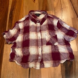 LIKE NEW- FOREVER 21 BUTTON UP COLLARED CROP TOP_ SIZE MEDIUM
